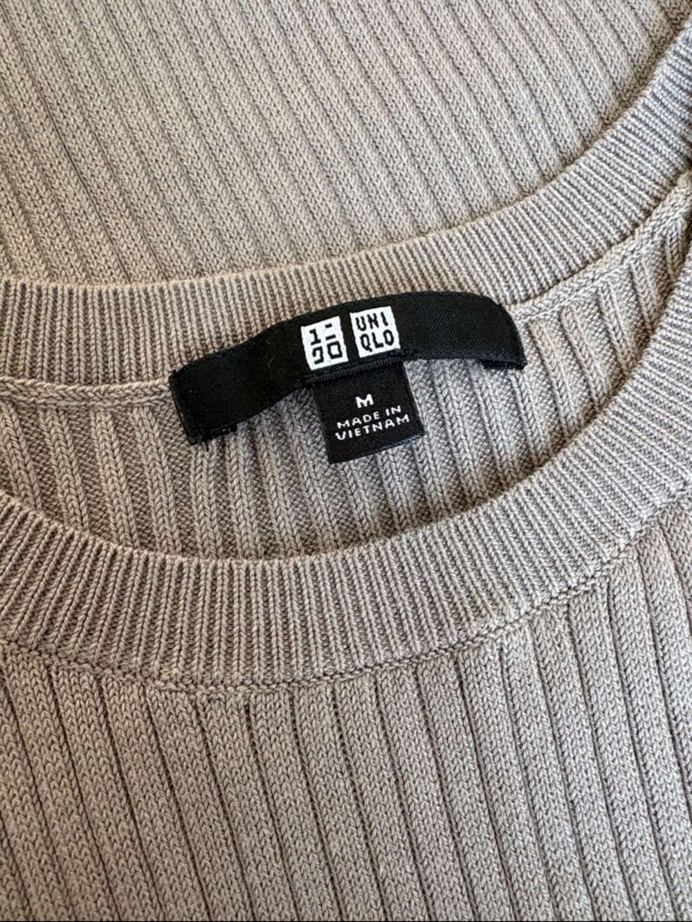 Uniqlo Sleeveless Ribbed Knit Midi Dress in Taupe - Medium - Picture 2 of 8